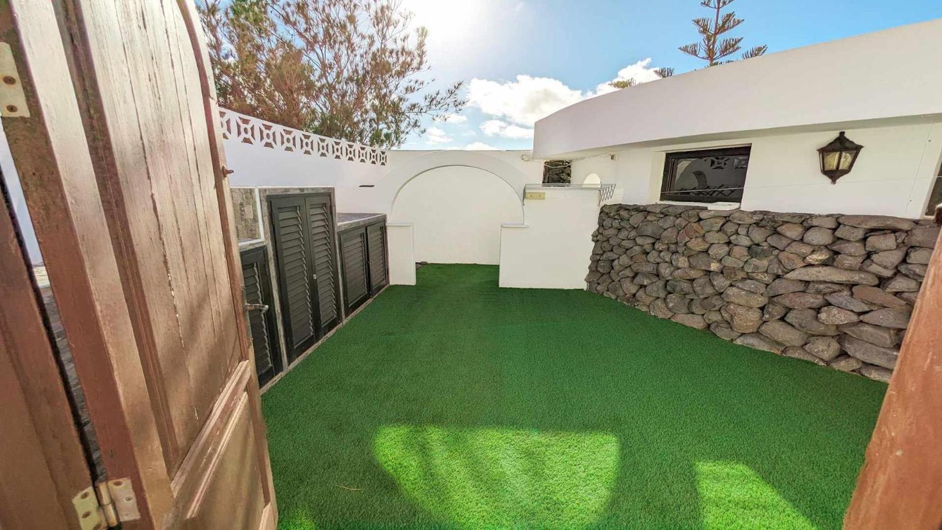 Bungalow Allende Famara Con Piscina Privada Y Ac Exterior foto